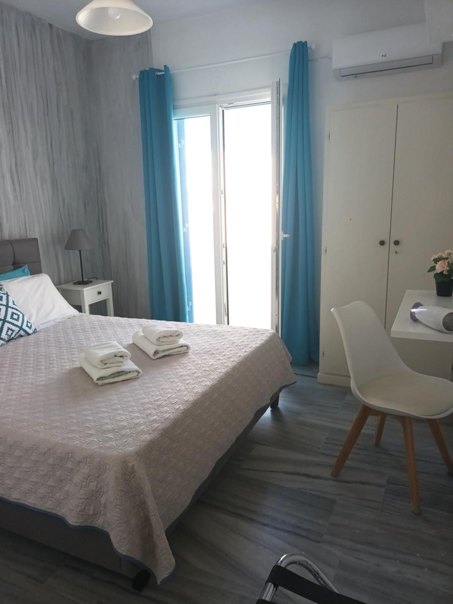 Athina'S Blue Studios Науса Екстериор снимка