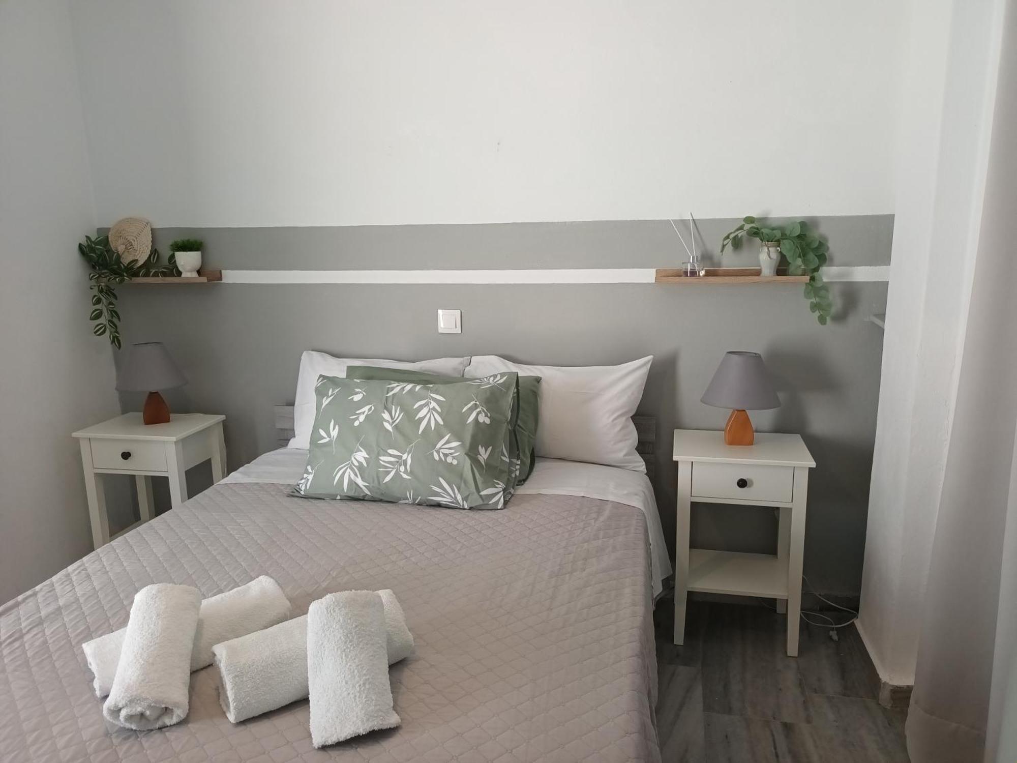 Athina'S Blue Studios Науса Екстериор снимка