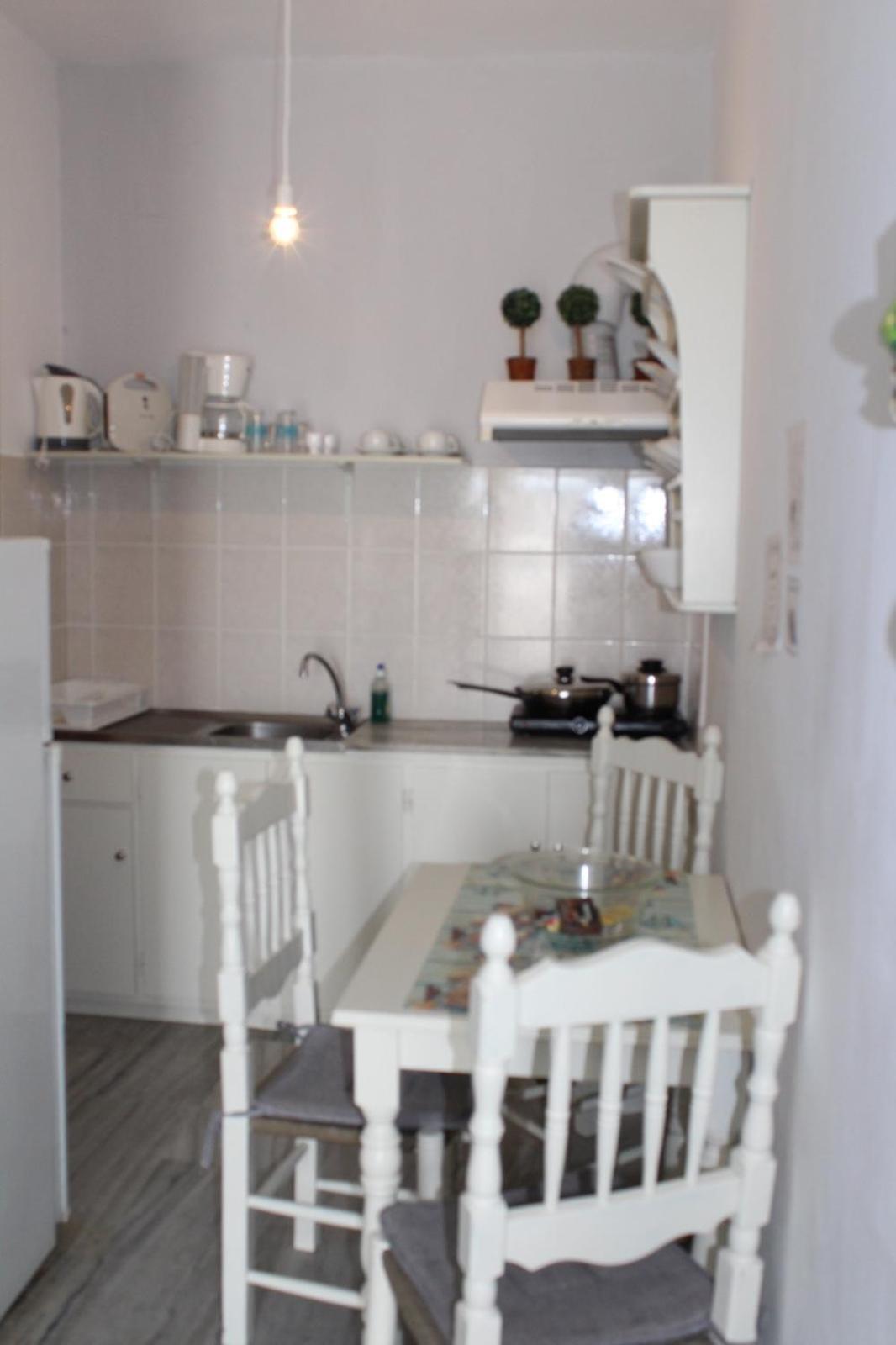 Athina'S Blue Studios Науса Екстериор снимка