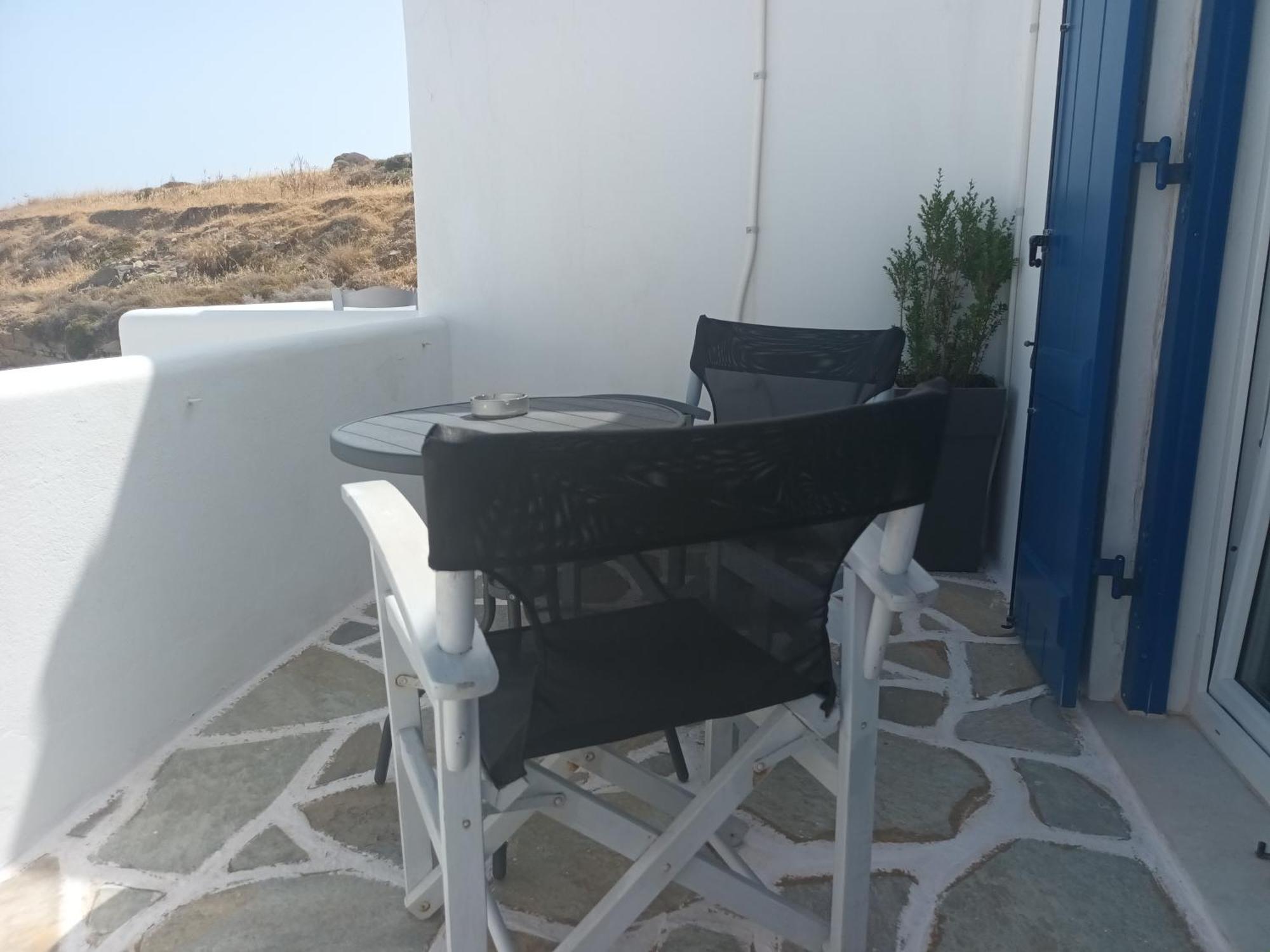 Athina'S Blue Studios Науса Екстериор снимка