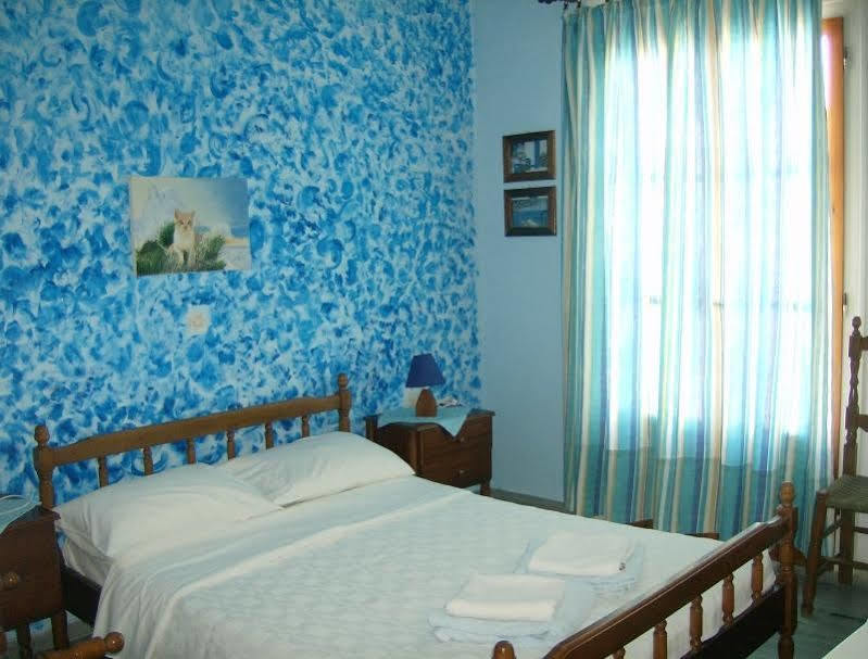 Athina'S Blue Studios Науса Екстериор снимка