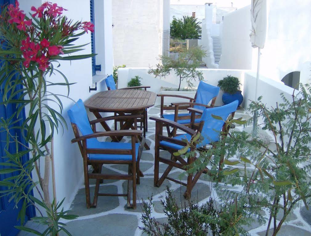 Athina'S Blue Studios Науса Екстериор снимка
