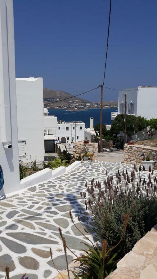 Athina'S Blue Studios Науса Екстериор снимка