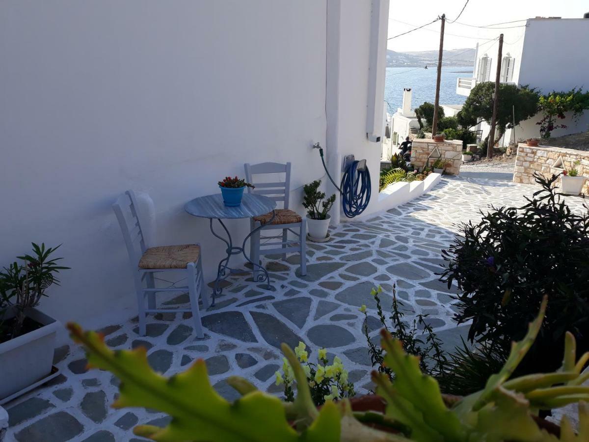 Athina'S Blue Studios Науса Екстериор снимка